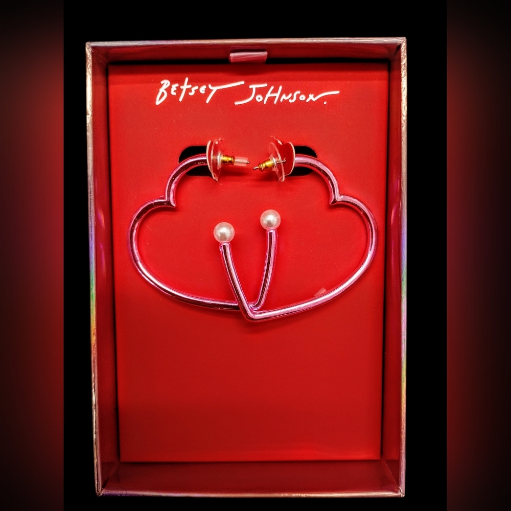 🩷🤍*Betsey Johnson* Love Spell PINK Heart Hoop Earrings 🤍🩷🍒🎀